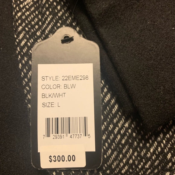 Beautiful GUESS wool dress coat. Brand new with tags. - Picture 8 of 8